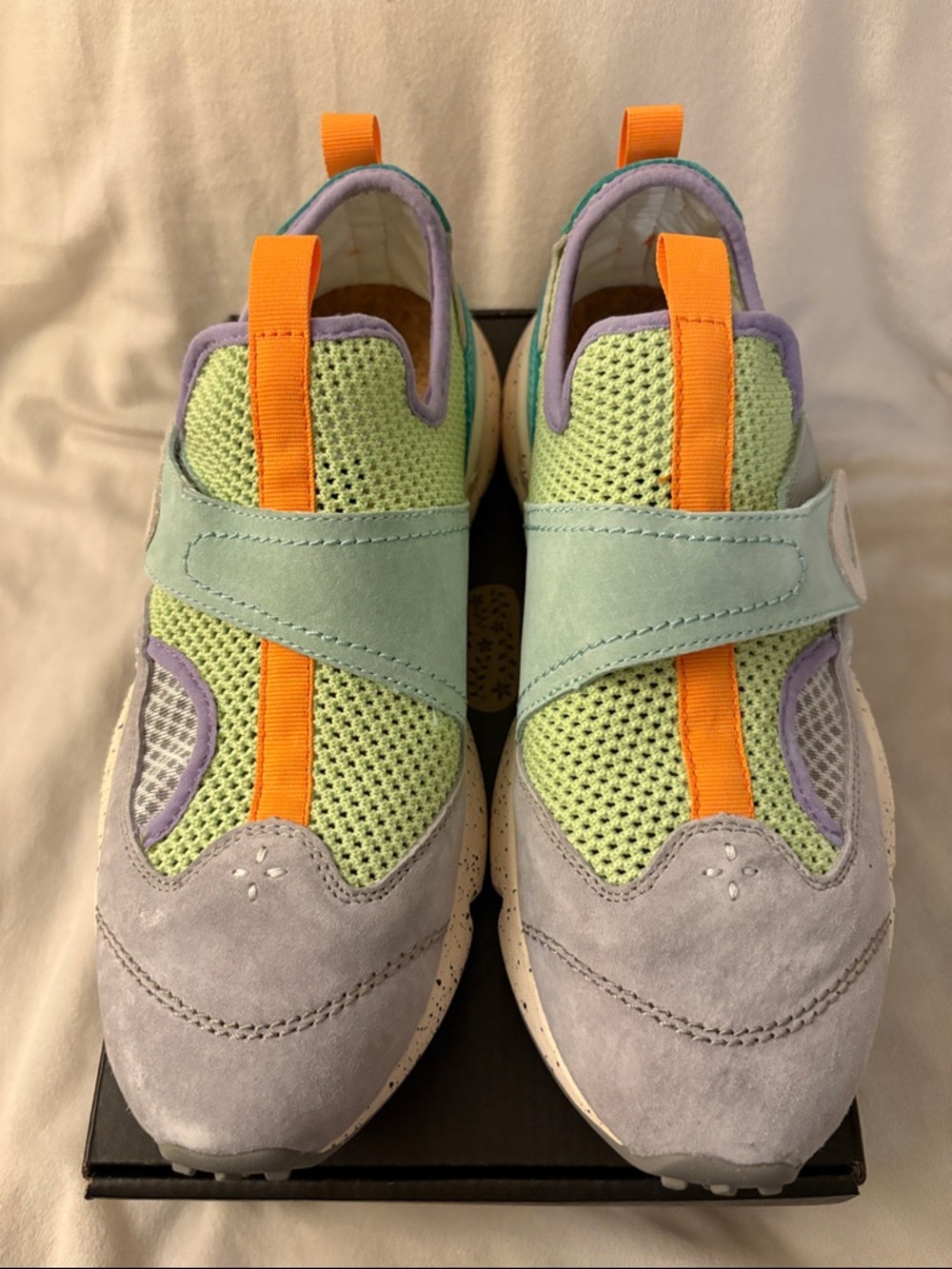 NWT Flower Mountain Pampas 3 Sneaker in Grey - Picture 7 of 15
